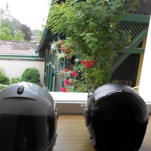 Motoguzzi-Helm u Blume